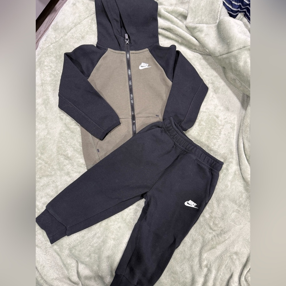 Nike Kids' Sweatsuit